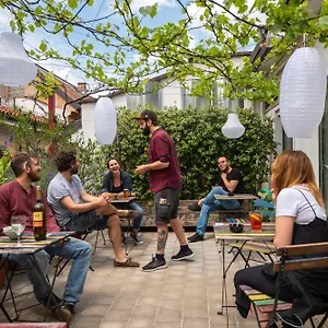 https://ostello-bello.italymilanhotels.net